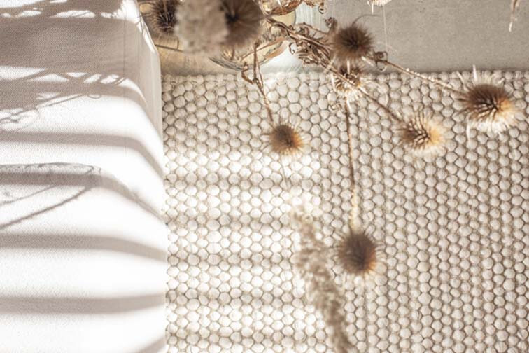 Ekskluzywne dywany do sypialni – miękkość i ukojenie zmysłów
